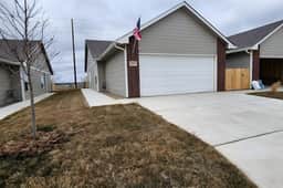 (5500) NEW single level 3 bed 2 bath