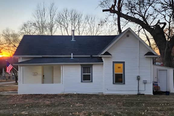 Cozy American Style Cottage in Sioux City
