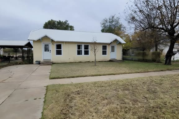 Sheriff's House next to Jailhouse