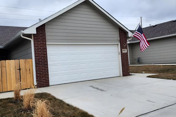 (5502) New single level 3 bed 2 bath